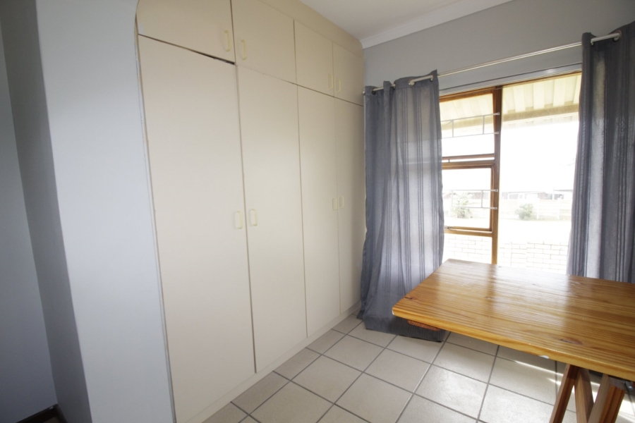 2 Bedroom Property for Sale in Wavecrest Eastern Cape
